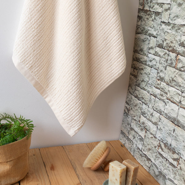 Toalla de Cuerpo Mafe 70x140cm Crema 450gr