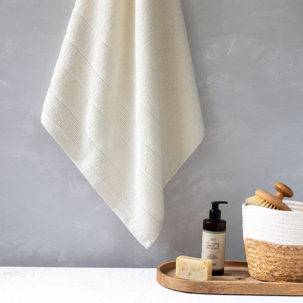 Toalla de Cuerpo Almendro 70x140cm 450gr Blanco