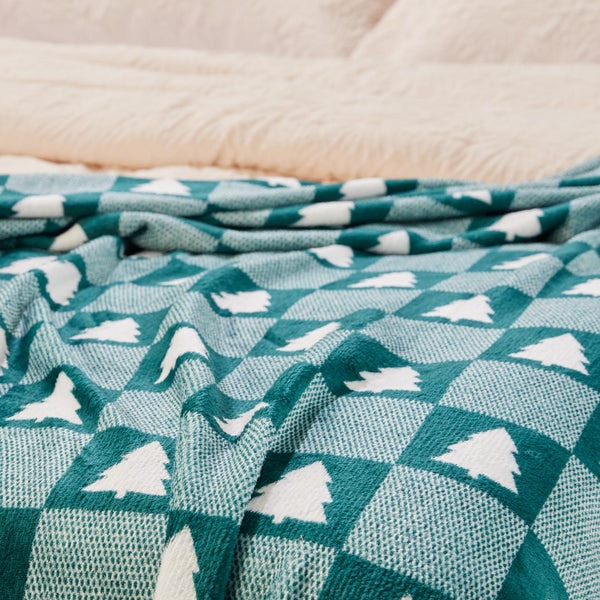 Manta Navideña Flannel Pinos 130x150 cm Blanco/Verde