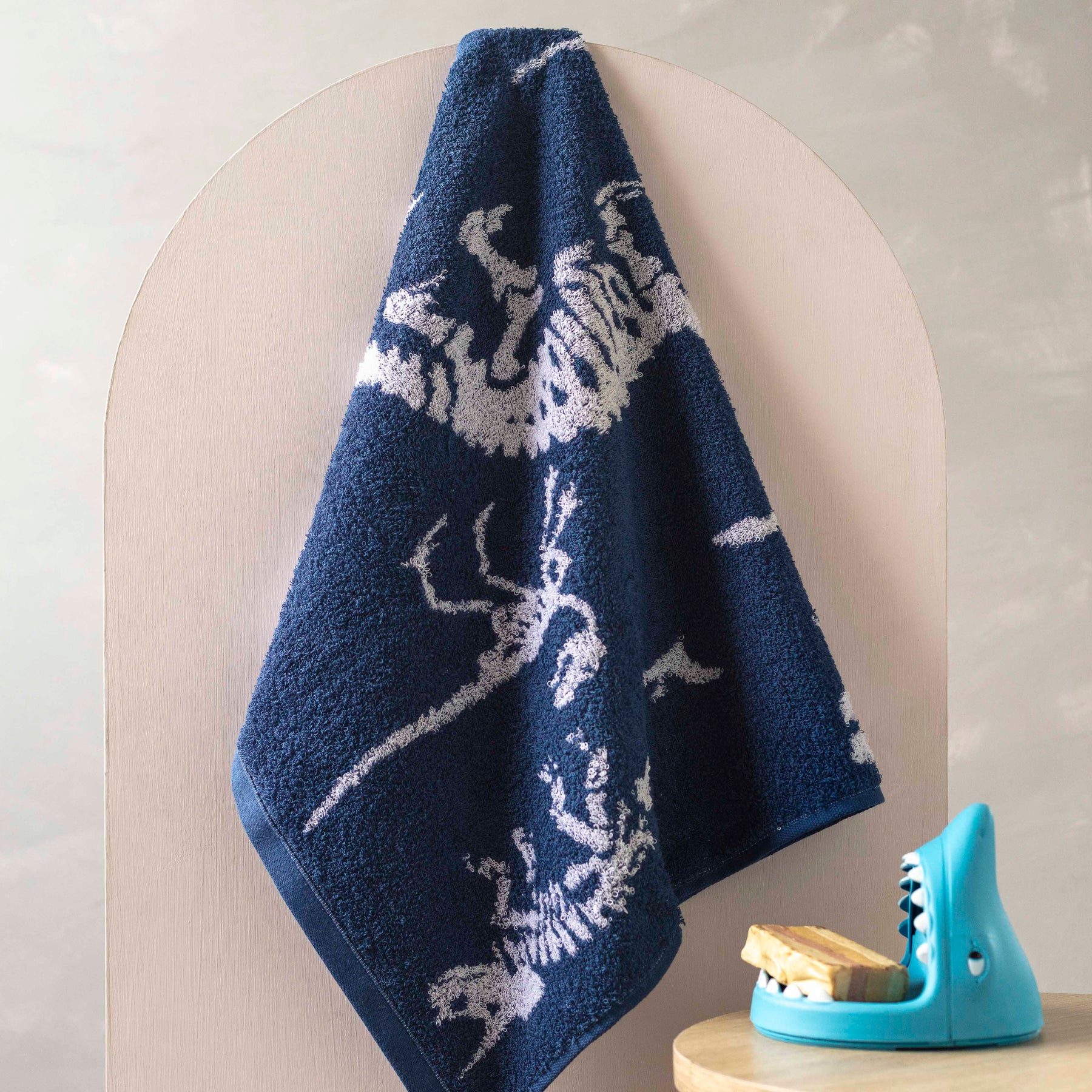 Toalla de Manos Jacquard Dinosaurio 50x80cm 500gr Azul - Fatelares  | Toallas de baño y productos de hogar