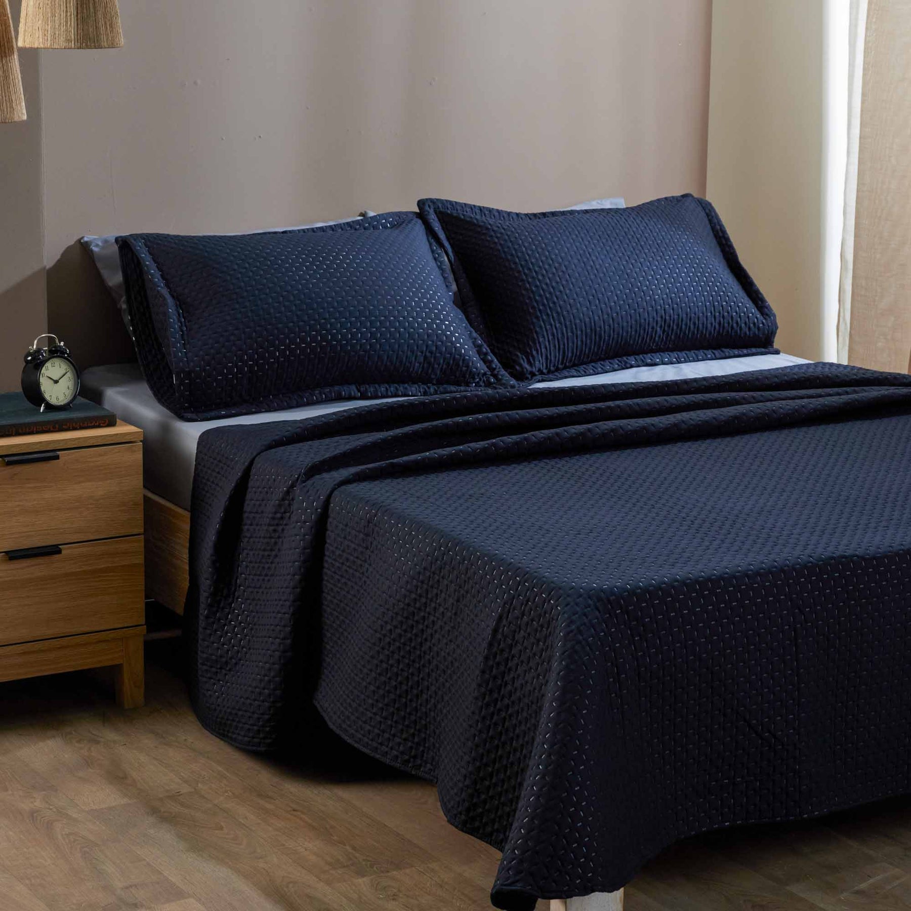Edredón Quilt Microfibra Negro - Fatelares  | Toallas de baño y productos de hogar