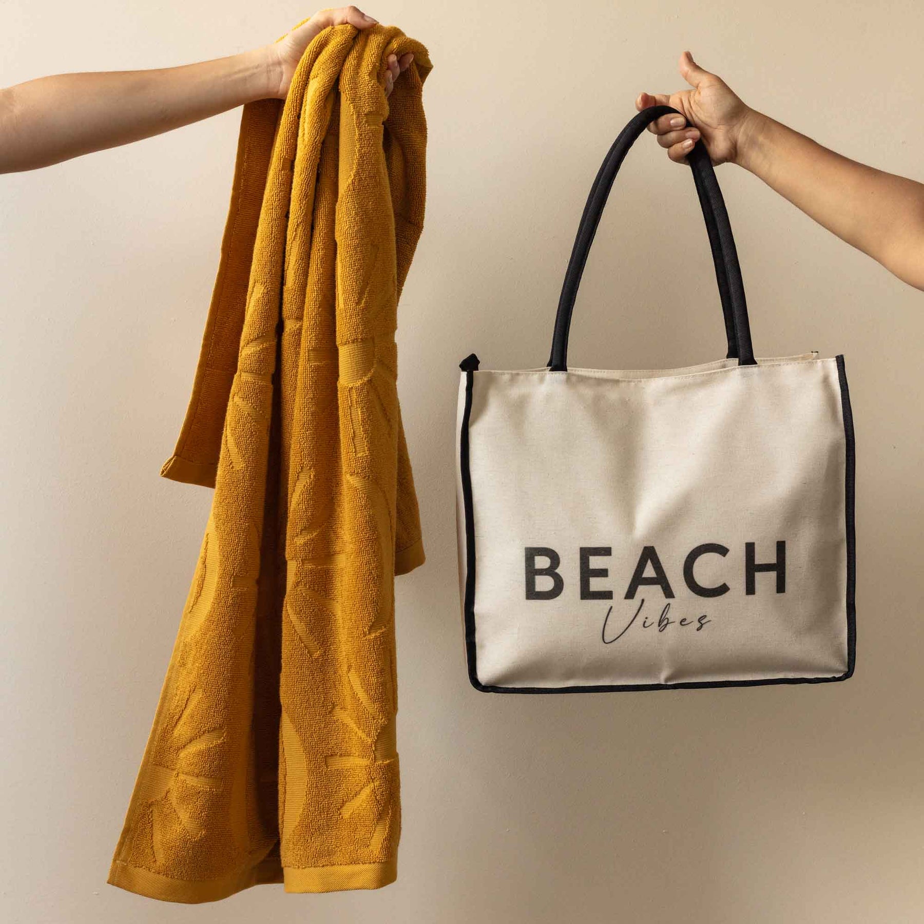 Kit: Bolso Beach Vibes + Toalla de Cuerpo Jacquard Inmensidad - Fatelares  | Toallas de baño y productos de hogar