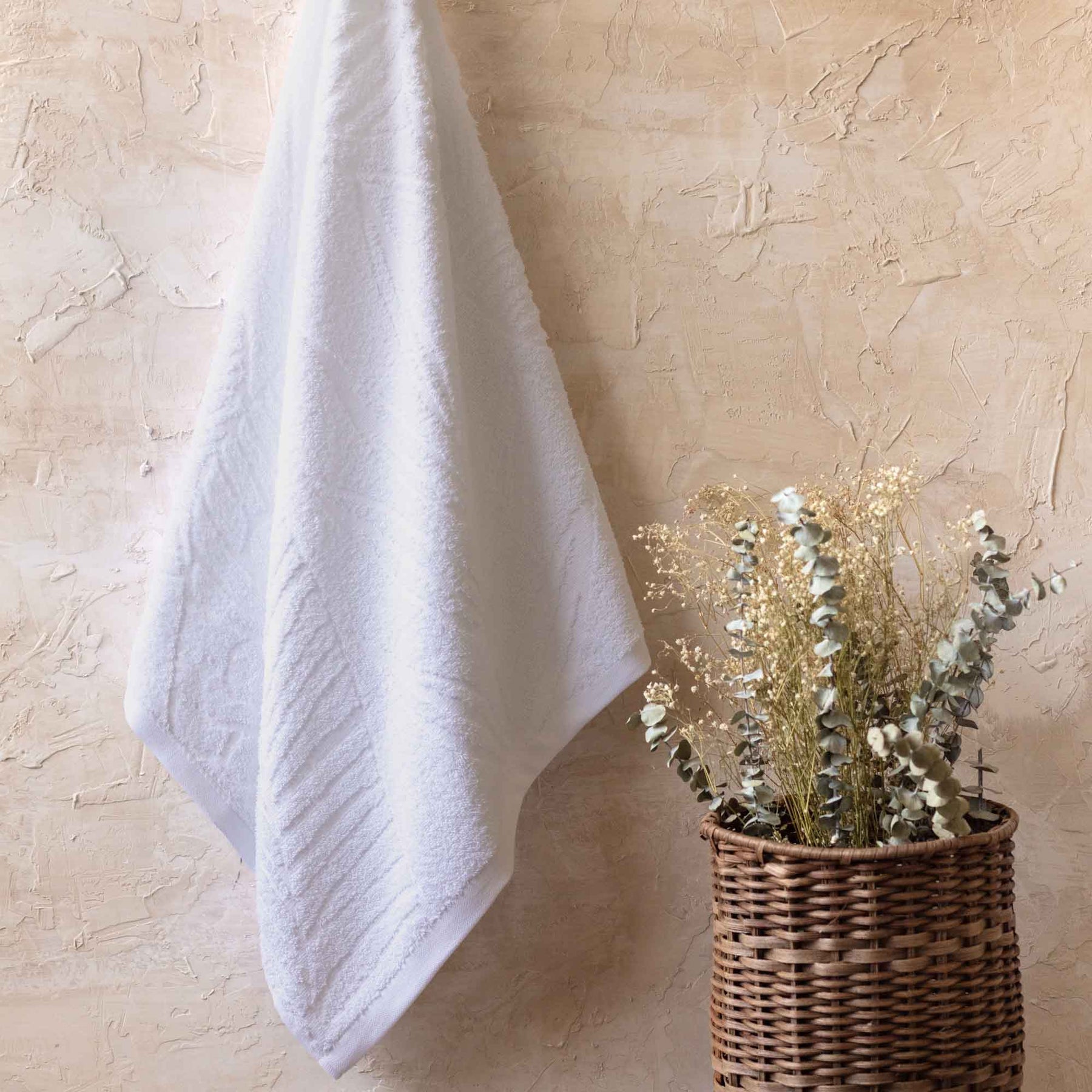 Toalla de Cuerpo Jacquard Naturaleza 70x140cm 450gr Blanco - Fatelares  | Toallas de baño y productos de hogar