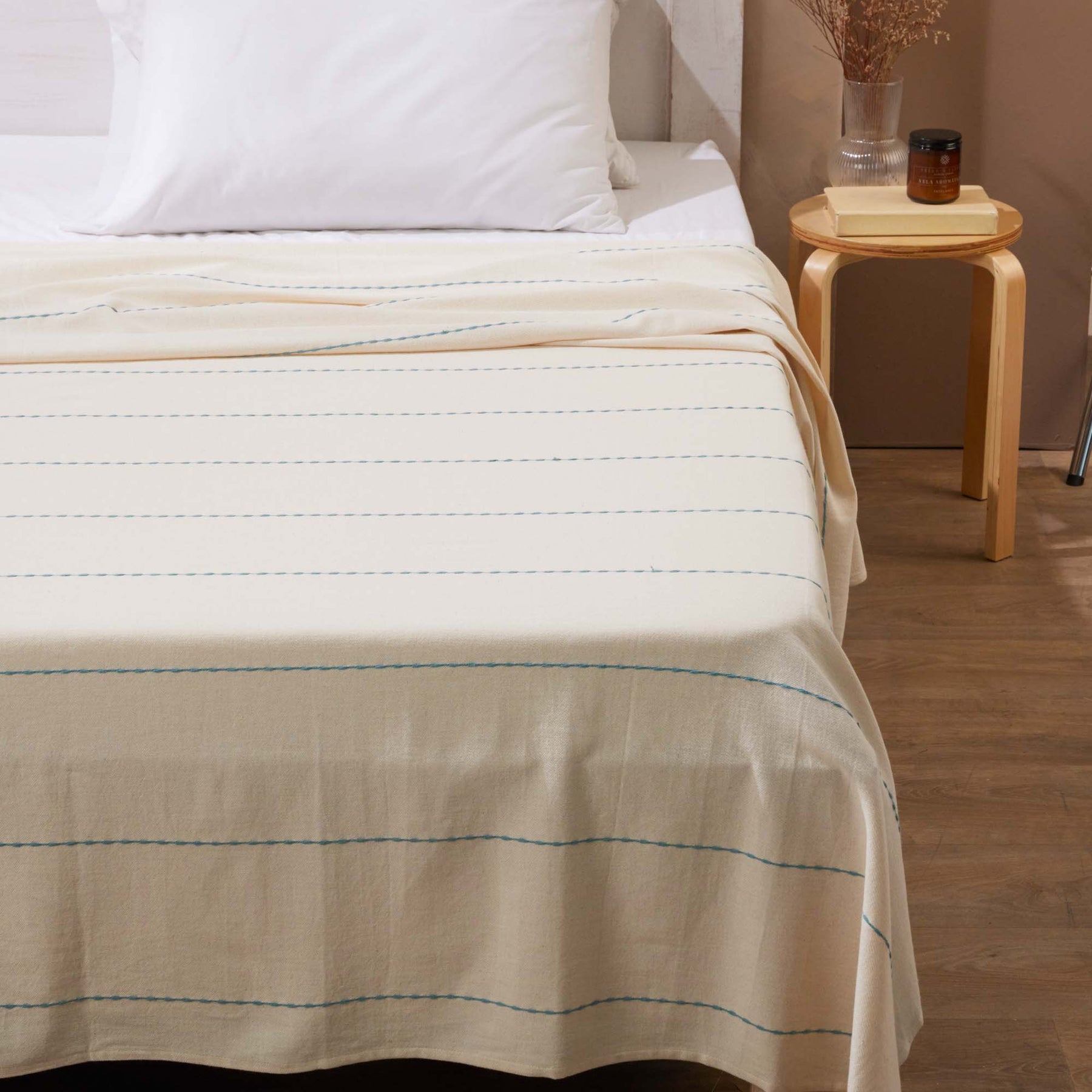 Sobrecama Econo Raya 160x230cm Sencillo Crema/Azul - Fatelares  | Toallas de baño y productos de hogar