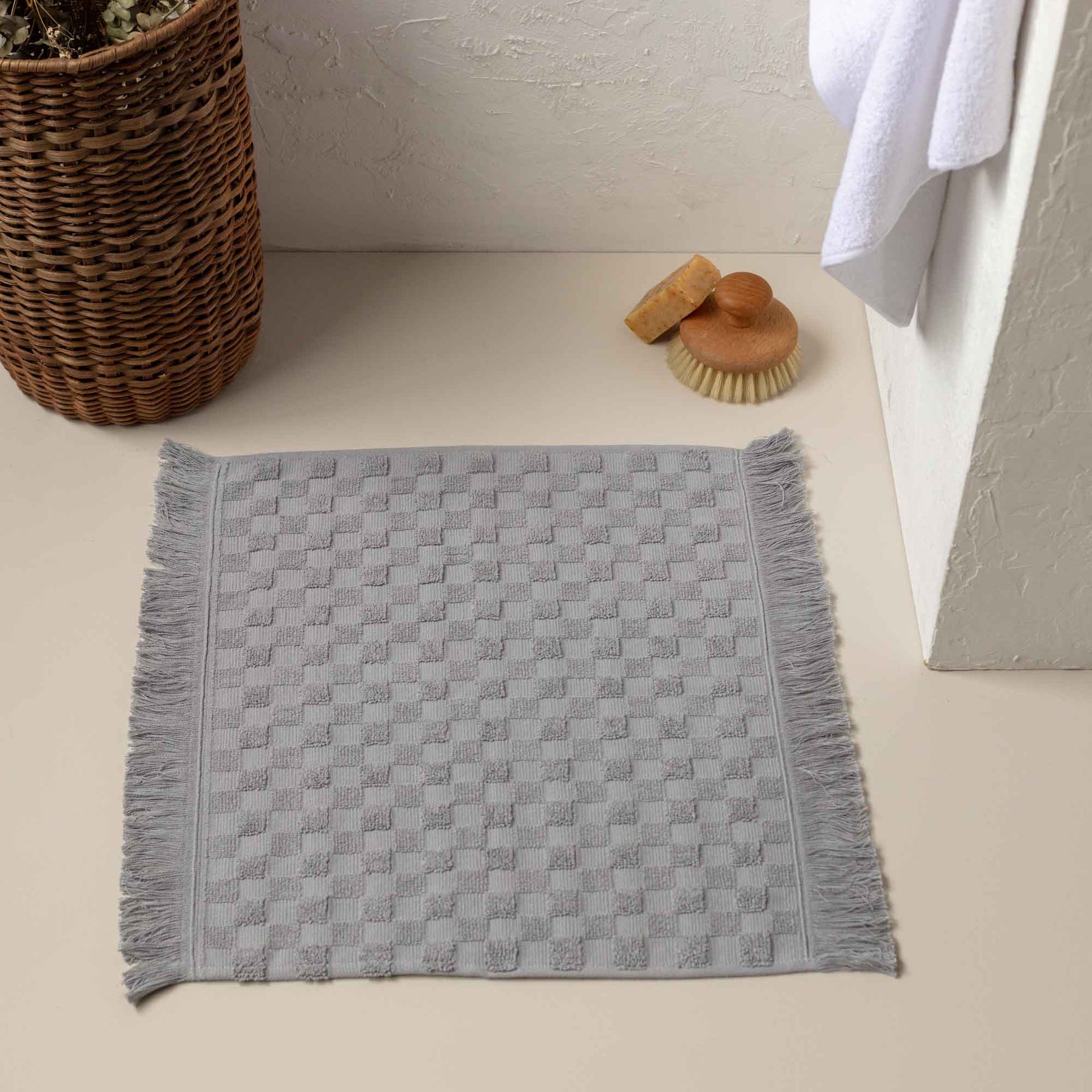 Tapete de Baño Almara Jacq 050X080 Gris Concreto 650gr - Fatelares  | Toallas de baño y productos de hogar