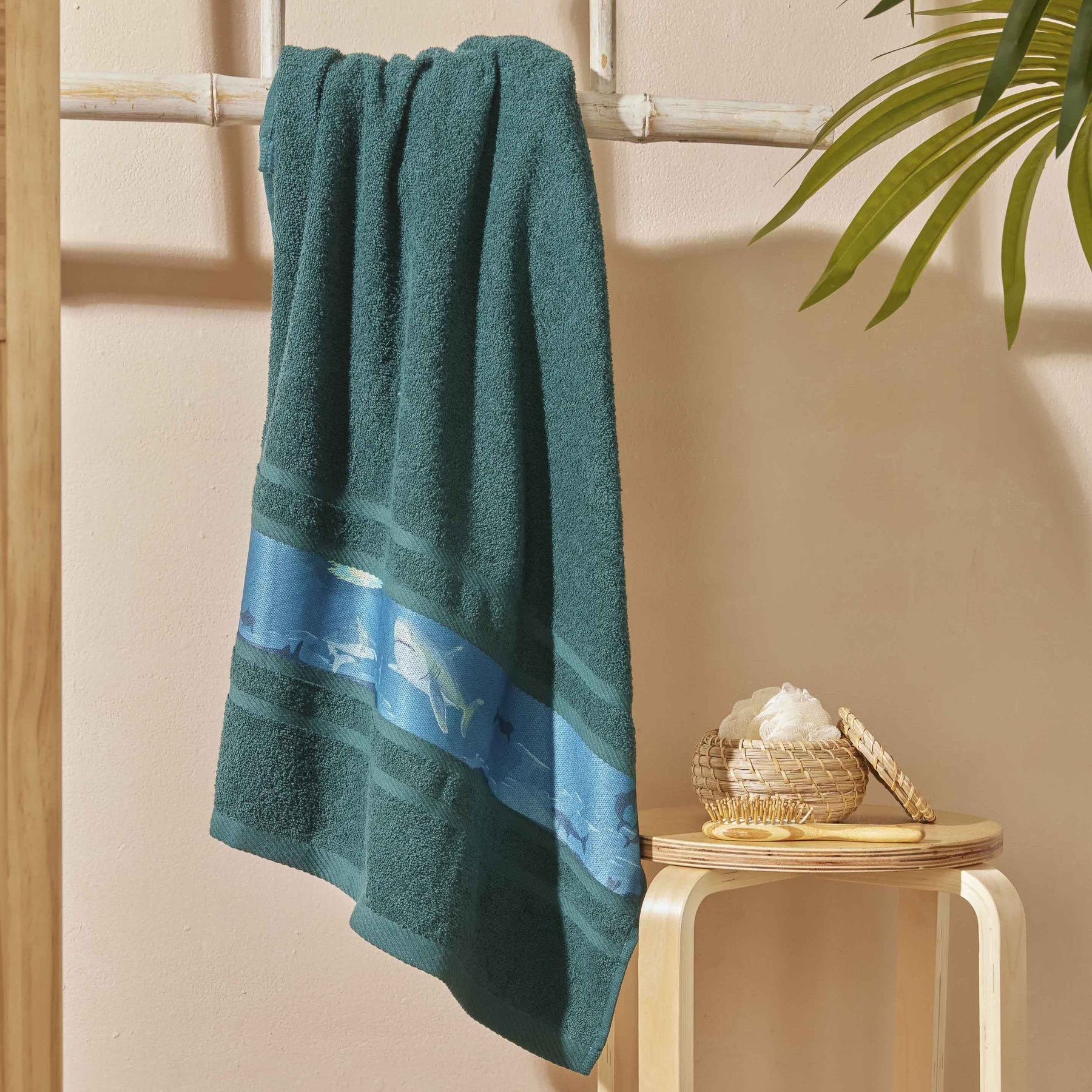 Toalla de Cuerpo Infantil Botánica Tiburones 70x130 cm 400gr Verde