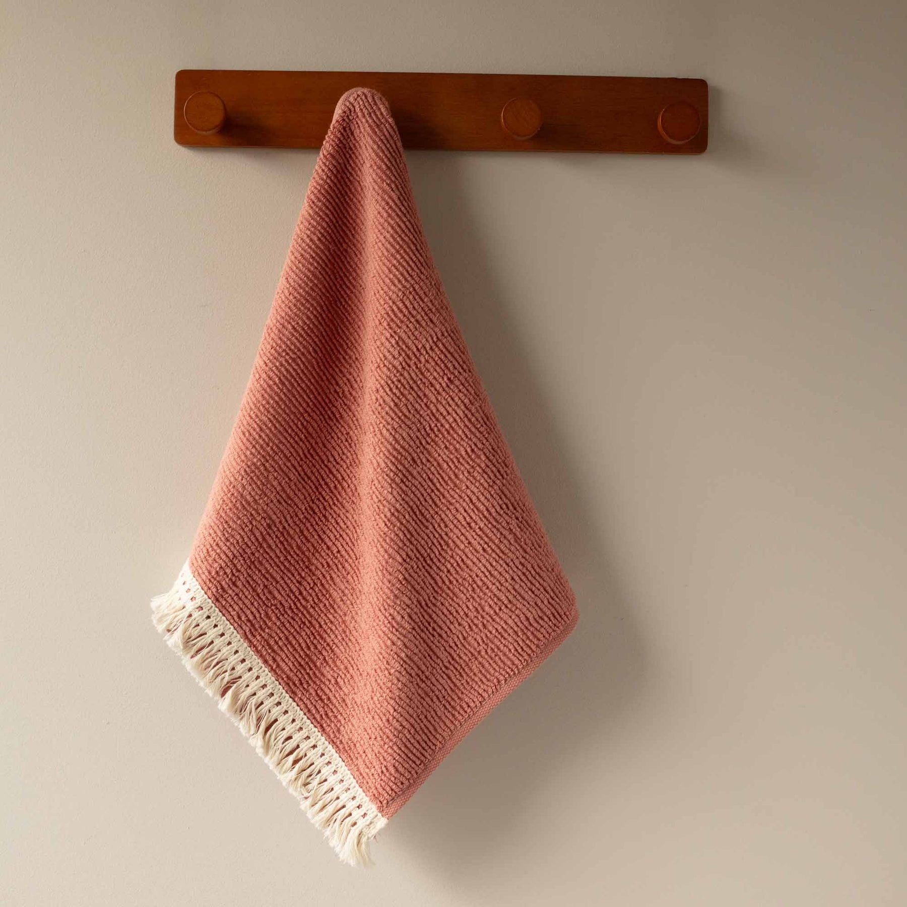 Toalla de Manos Nakua 40x70cm 450gr Rosa - Fatelares  | Toallas de baño y productos de hogar
