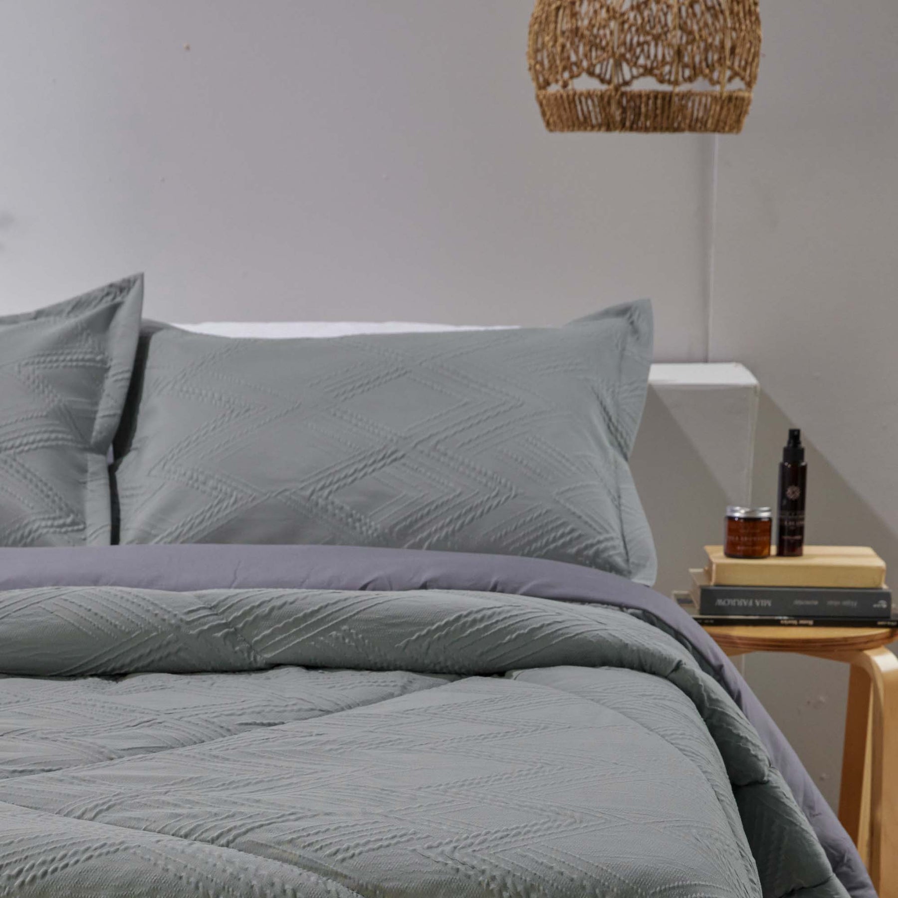 Edredón Comforter Microfibra Gris Doble Faz - Fatelares  | Toallas de baño y productos de hogar